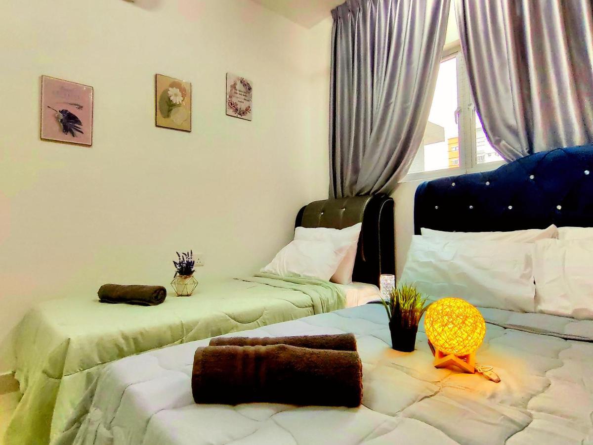 Alanis Residence 7 Pax @ Sepang Klia Kota Warisan Exterior foto