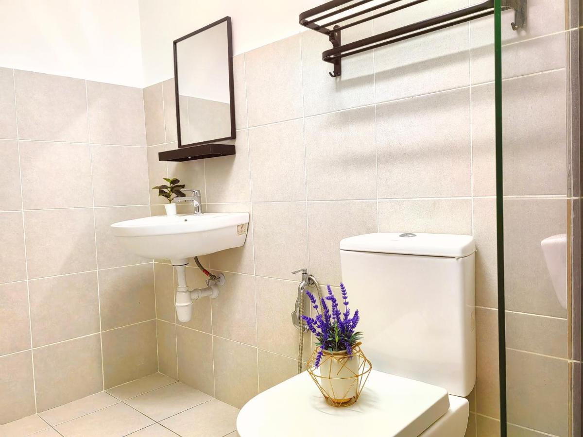 Alanis Residence 7 Pax @ Sepang Klia Kota Warisan Exterior foto
