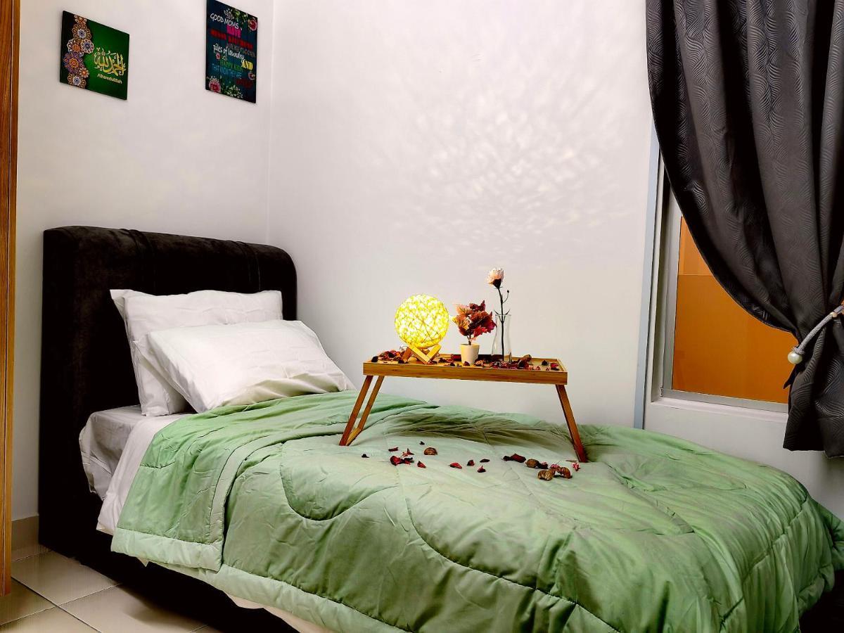 Alanis Residence 7 Pax @ Sepang Klia Kota Warisan Exterior foto